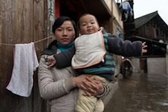 根据联合国儿童基金会最新发布的《致力于儿童生存：重申承诺——2013年度进展报告》，自1990年以来，中国的儿童死亡率已经下降了74%。