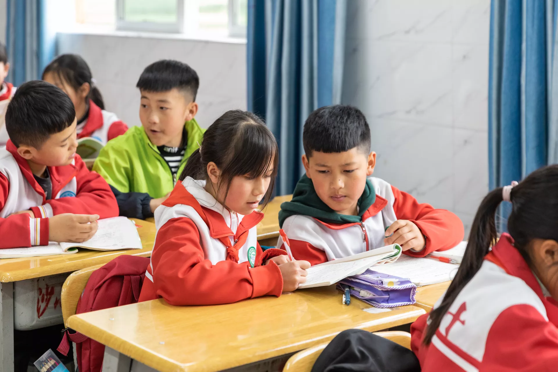 In an elementary school in Guizhou, children are having a Social Emotional Learning class.