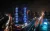 2023年11月20日，辽宁省大连市星海广场双子楼以蓝色灯光点亮，庆祝世界儿童日。