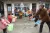 四川绵阳沸水镇的孩子们在儿童友好家园里做游戏。