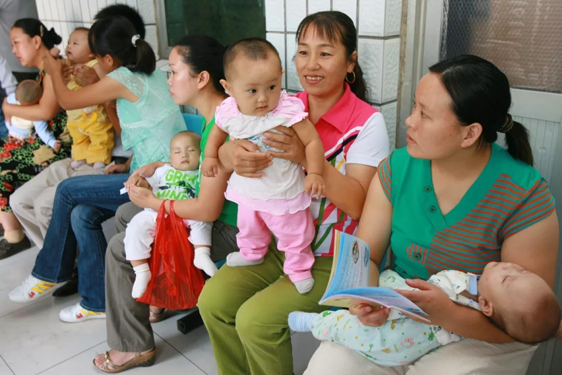 UNICEF later helped launch a pilot project in Shijiazhuang and Wuxi to register migrant children to increase their access to health and education services.
