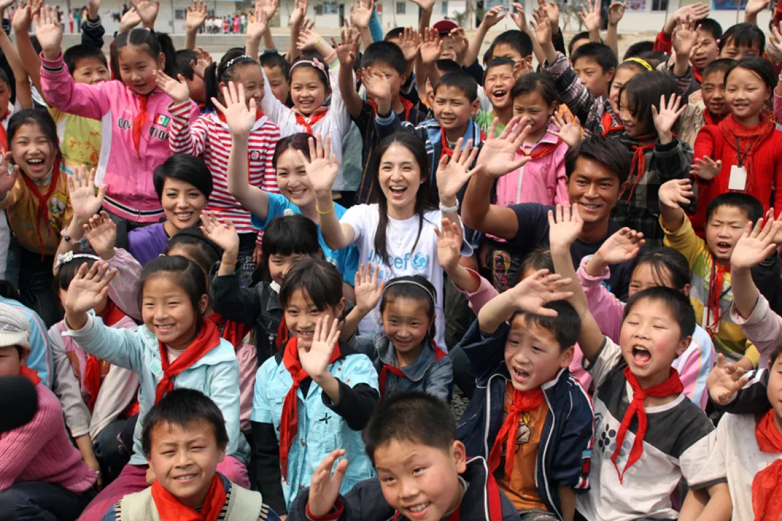 The Hong Kong Committee for UNICEF has appointed a number of top entertainers such as Gigi Leung , Karen Mok, Charlie Young, Miriam Yeung, Daniel Chan, Louis Koo, Huang Xiaoming and Aaron Kwok.