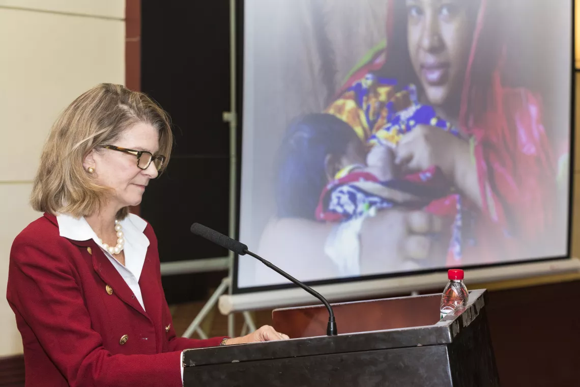 联合国儿童基金会驻华代表芮心月（Cynthia McCaffery）在会议上致辞。