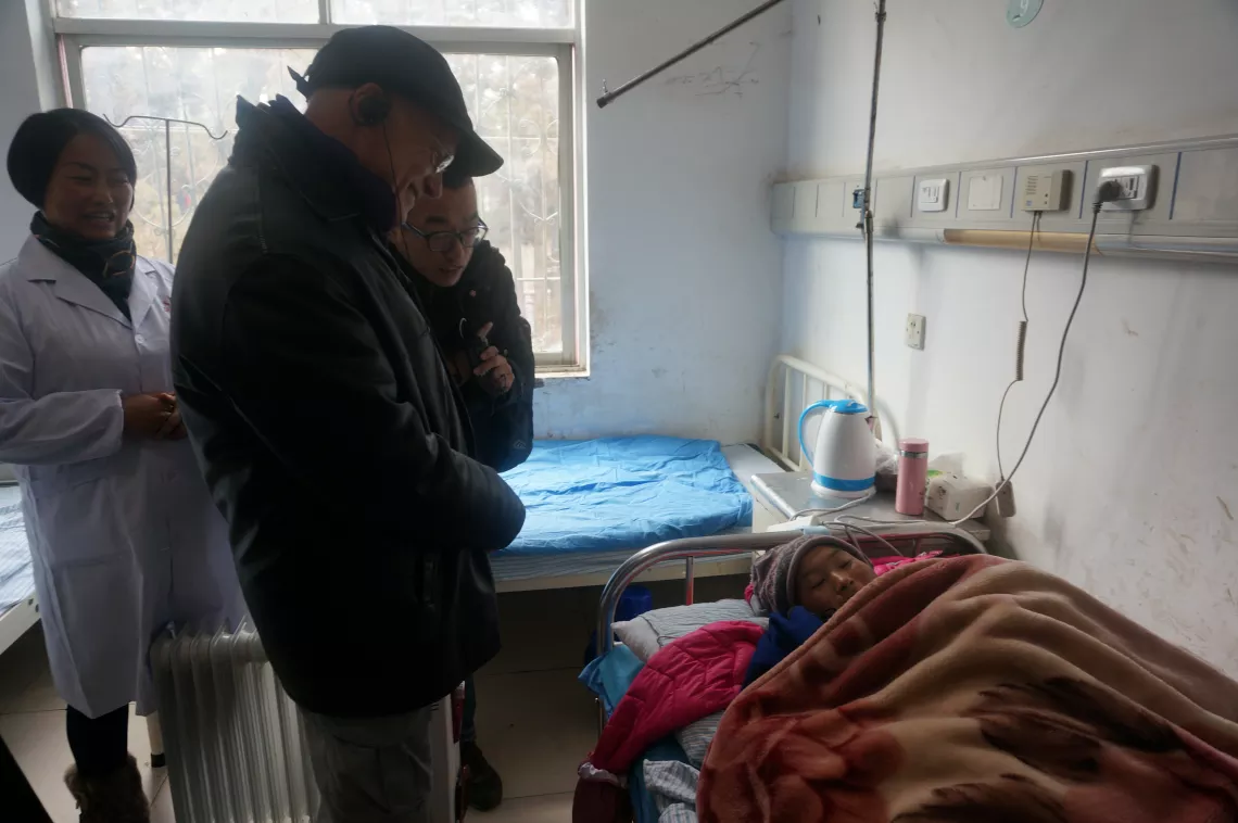 Daniel Toole, UNICEF Regional Director for East Asia and the Pacific, visits a woman and her newly-born baby at the Zhaojue County Maternal Child Health Hospital in Zhaojue, Liangshan, Sichuan Province, China on January 14, 2015.