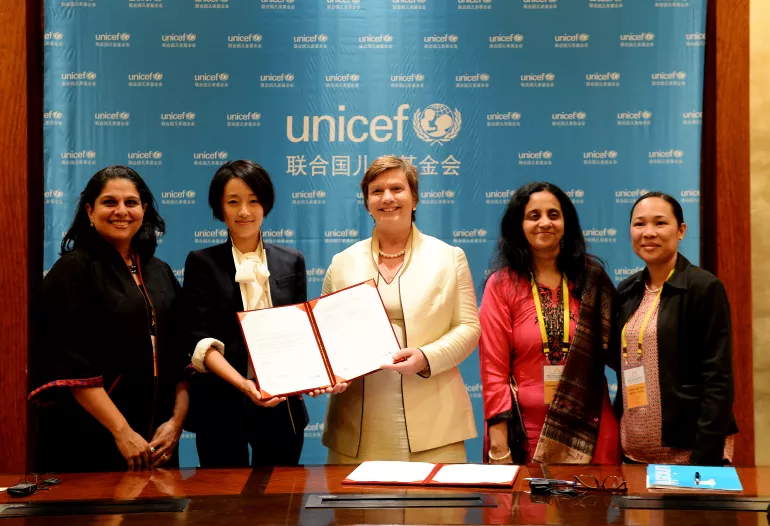 A passionate advocate for children in China, well known actor, Ma Yili joins UNICEF China officially as a Ambassador on 22 October, 2015.She is having a group photo with Dr. Pia Britto, Senior Adviser on Early Childhood Development at UNICEF New York headquarter (1st Left), Rana Flowers, UNICEF Representative to China (3rd Left), Dr. Chemba Raghavan, Education Specialist for UNICEF East Asia and Pacific (2nd Right), Leotes Helin,  Education Specialist at UNICEF Regional Office for South Asia (1st Right).